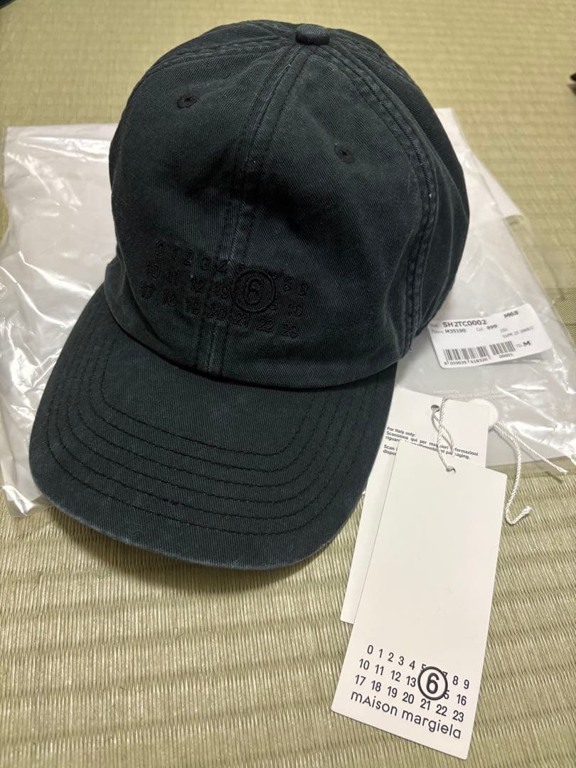 MM6 メゾンマルジェラ　キャップ　黒　チャコール