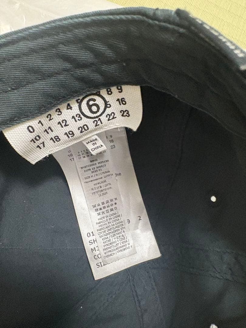 MM6 メゾンマルジェラ　キャップ　黒　チャコール