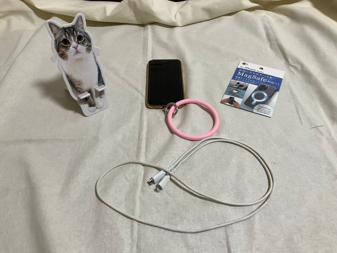 【特別SET】iPhone SE2 64GB RED もちまるスタンド&ケース付