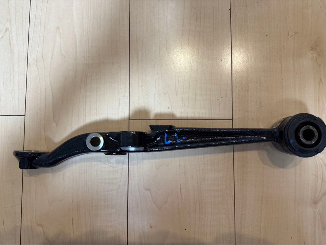 JZX100 JZX110 SXE10用左右新品ロアアーム