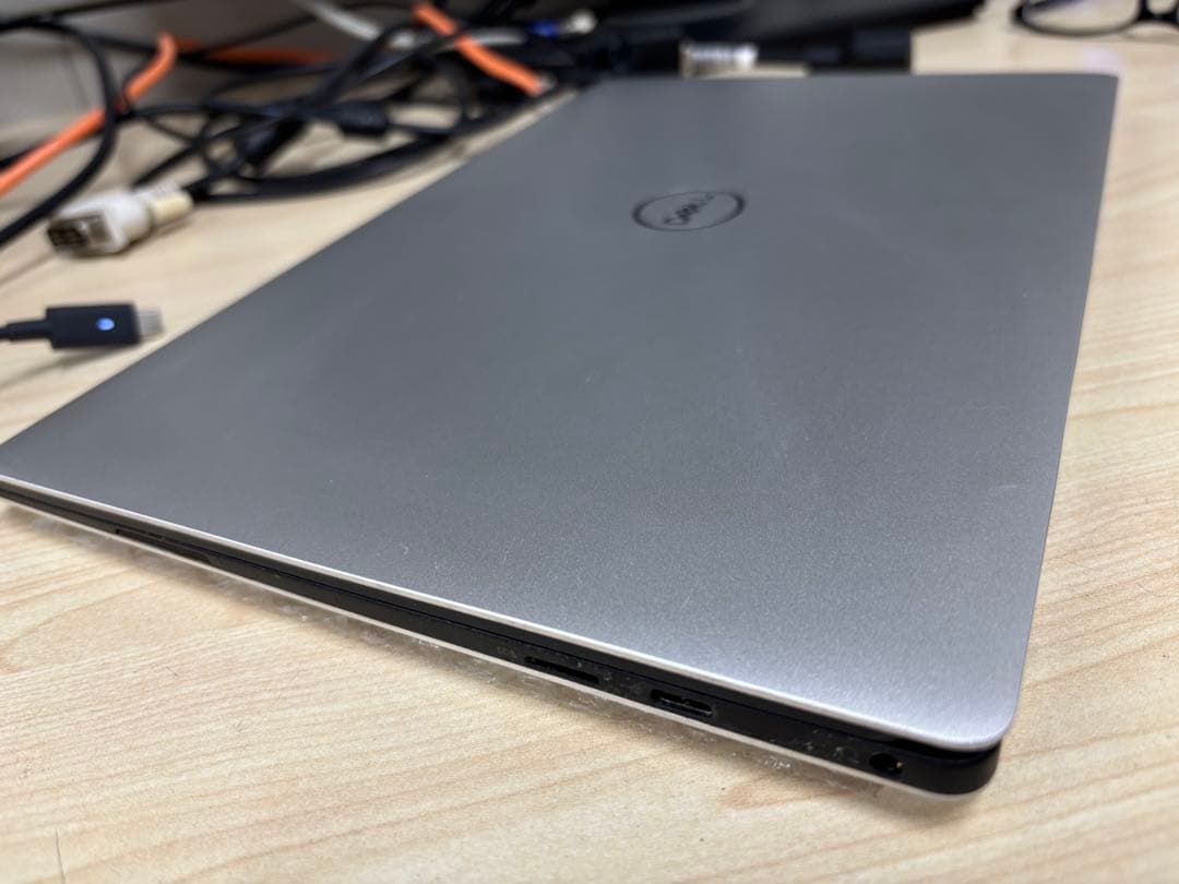 Windowsノート本体 DELL XPS 13 9380 / i3-8145U 03