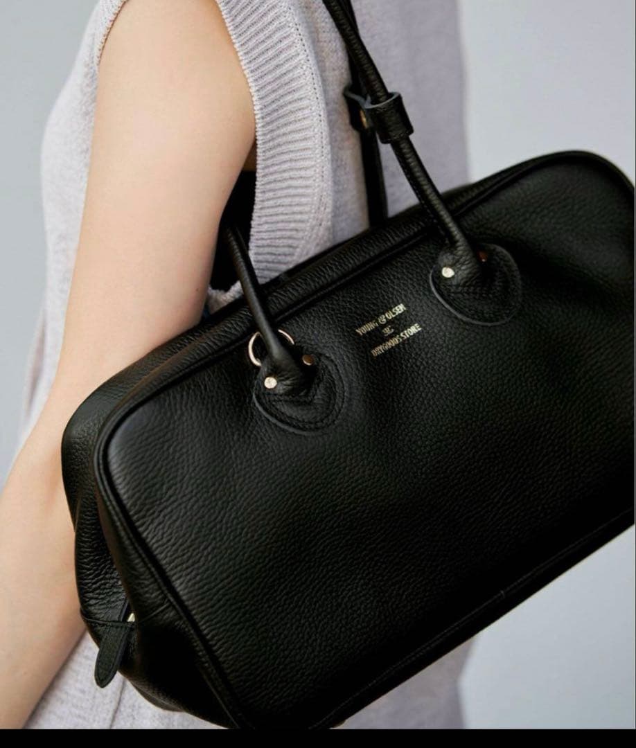 ヤングアンドオルセンEMBOSSED LEATHR Mバッグ