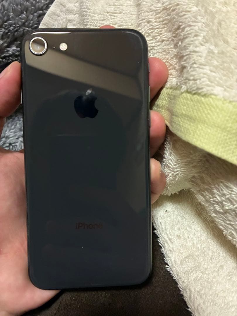 Apple iPhone 8 64GBSIMフリー