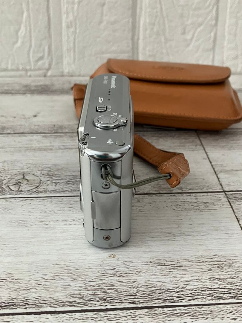 Panasonic DMC-FX01 コンパクトデジタルカメラ