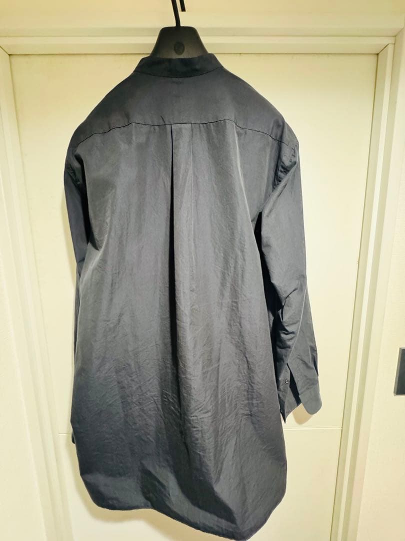 COMOLI バンドカラーシャツ NAVY 2