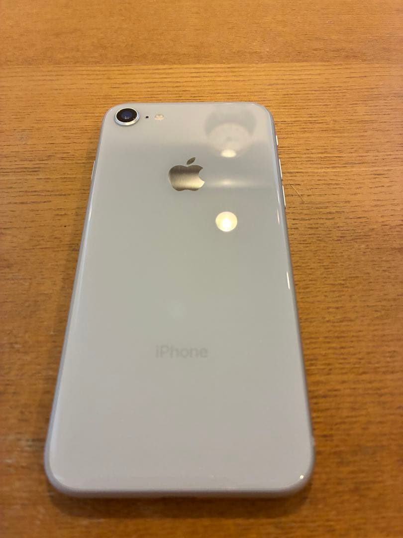 Apple iPhone 8 64GB シルバー 本体