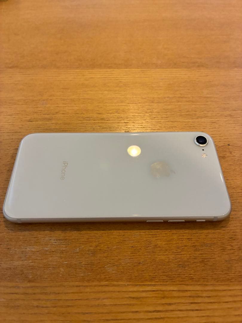 Apple iPhone 8 64GB シルバー 本体