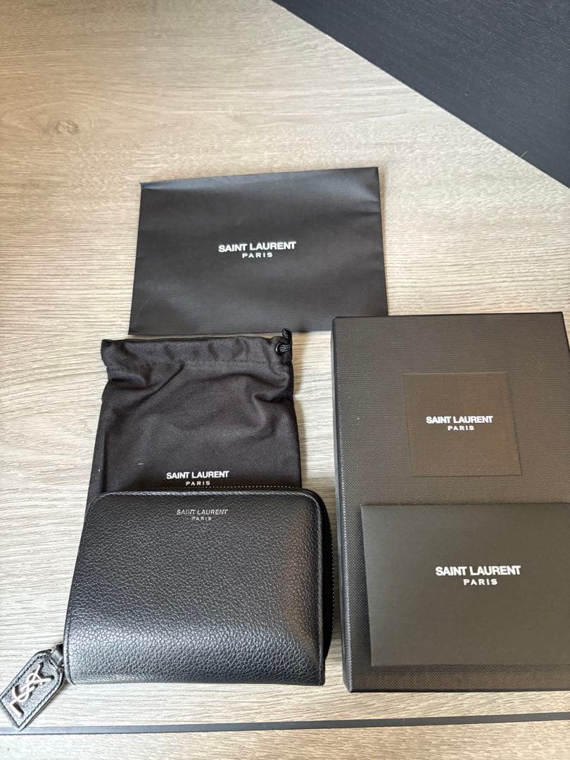 SAINT LAURENT ブラック 二つ折り財布