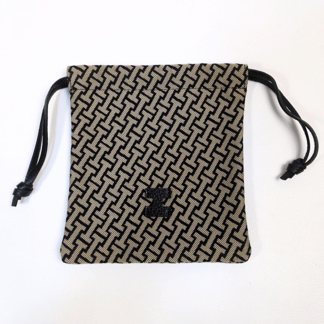 イアクッチ モノグランマ ポーチ 巾着