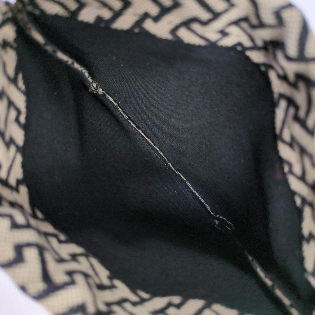 イアクッチ モノグランマ ポーチ 巾着