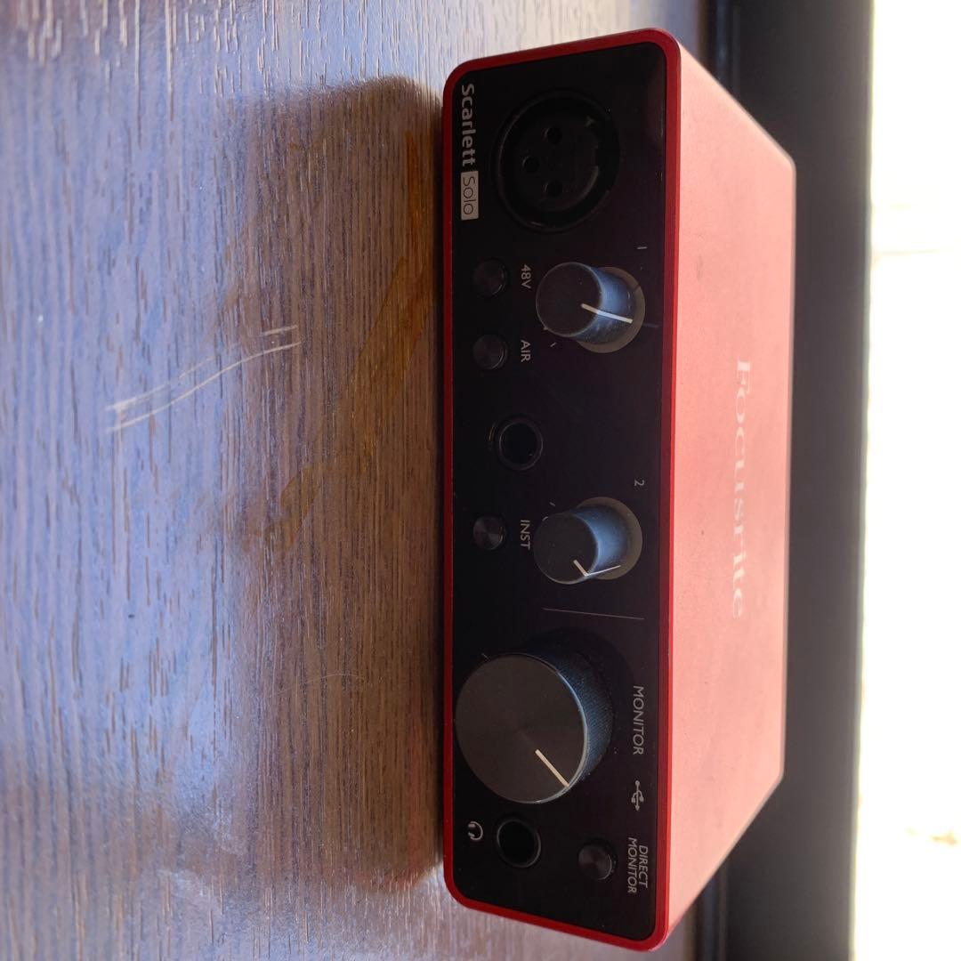 Focusrite Scarlett Solo 音声インターフェース