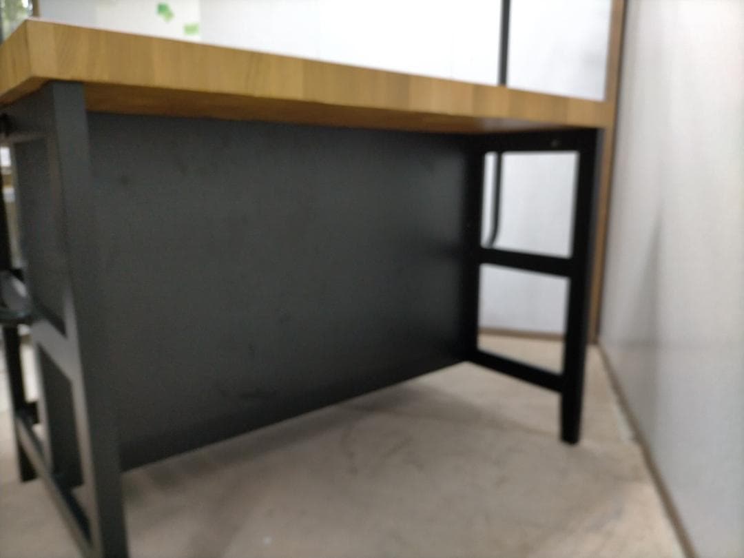 美品 VADHOLMA　アイランドキッチン 送料無料　75009-3-100