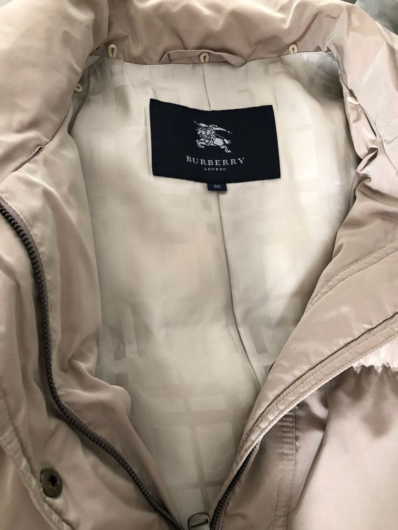 ☆中古☆バーバリー　レディース　ダウンコート　サイズ38ベージュ系