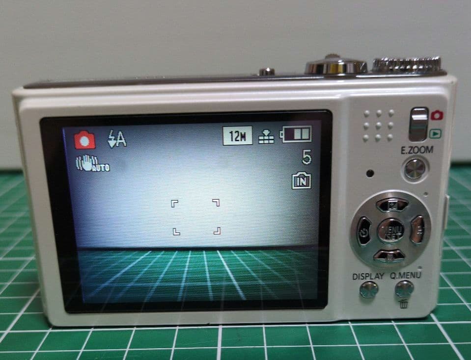 【稼働品】デジカメ Panasonic LUMIX DMC-ZX1-W　ホワイト