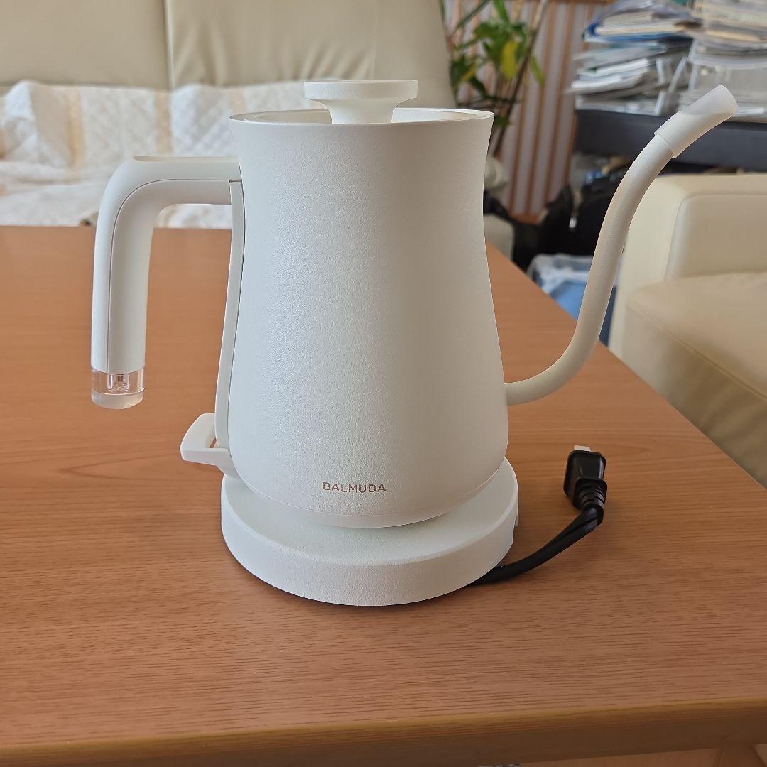 バルミューダザポット　ホワイト