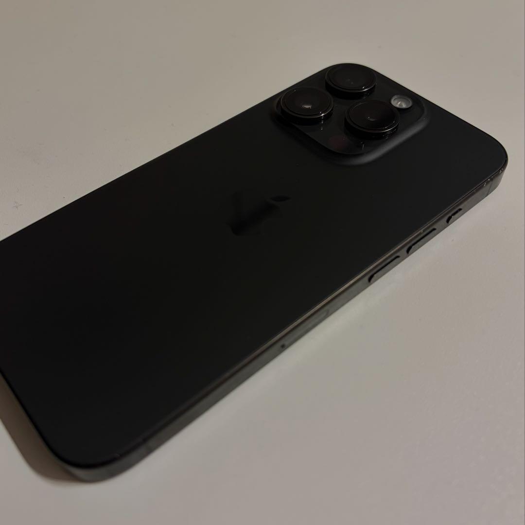 【値下げ】Apple iPhone 15 Pro 本体 ブラック 美品
