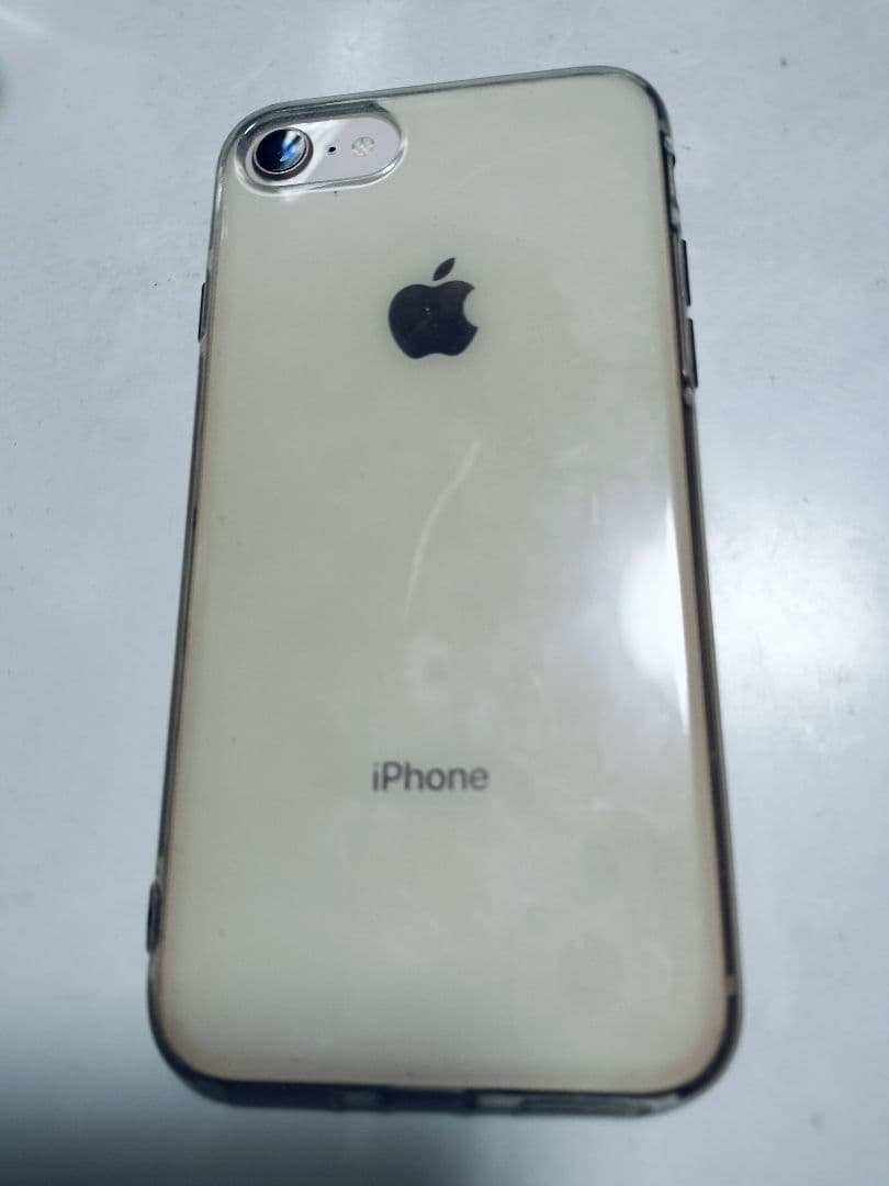 iPhone 8 ゴールド ケースとフィルム付き