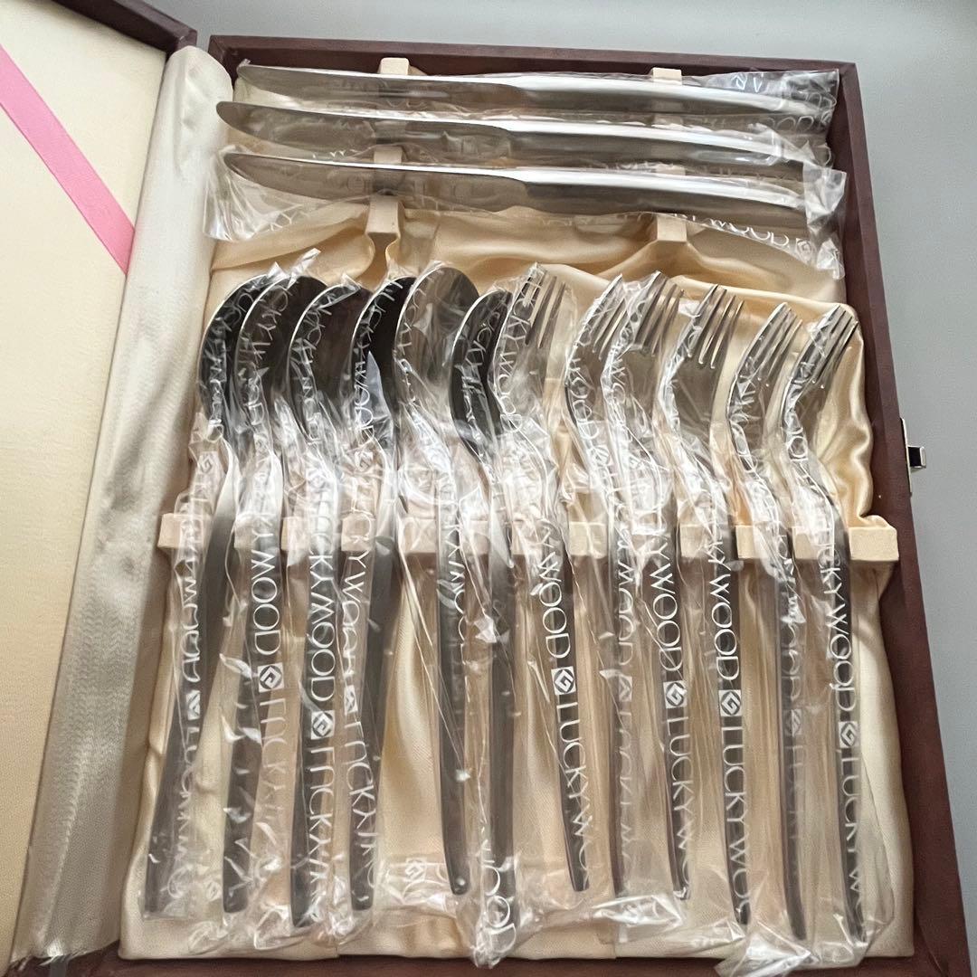 ラッキーウッド デラックス 18-12ステンレス ディナーカトラリー 15本