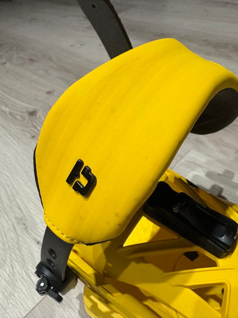 UNION CONTACT PRO MLサイズ　イエロー　15-16モデル