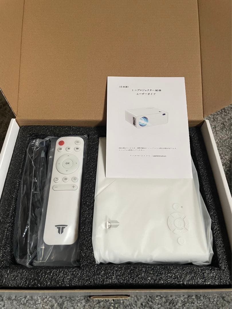 プレゼントに❤️小型プロジェクター 13000lm 4K HIFI 天井投影