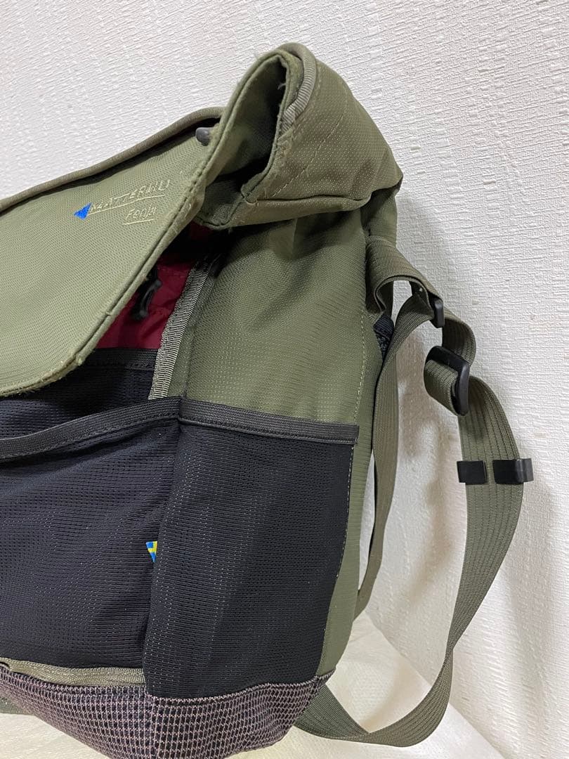 KLATTERMUSEN Fenja メッセンジャーバッグ オリーブグリーン
