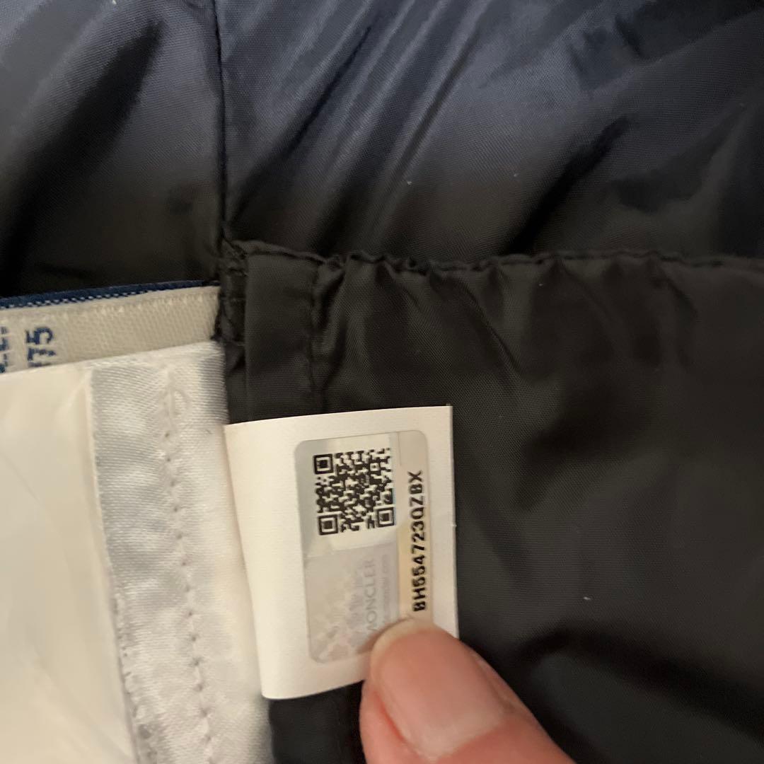 MONCLER ネイビー フード付きダウンジャケット　予約品