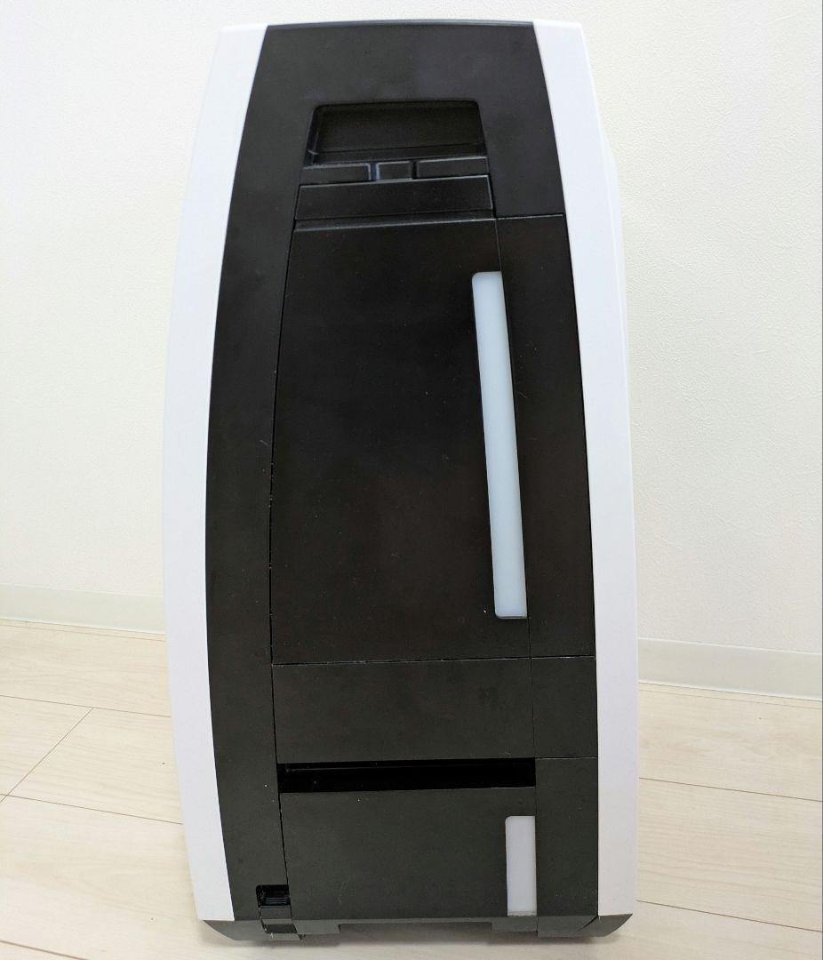 2021年製　SHARP　除加湿空気清浄機　KC−HD70−W