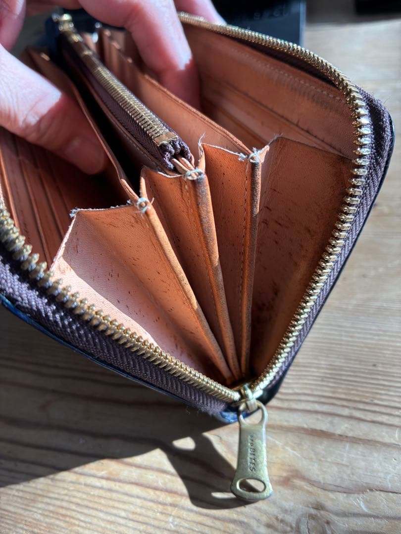 L.E.D BITES コードバン 長財布