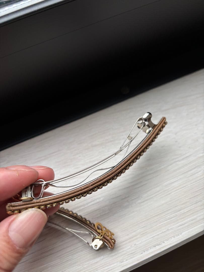 すみっこぐらし様コンプレックスビズ　ブラウンバレッタ　大小セットスワロフスキー