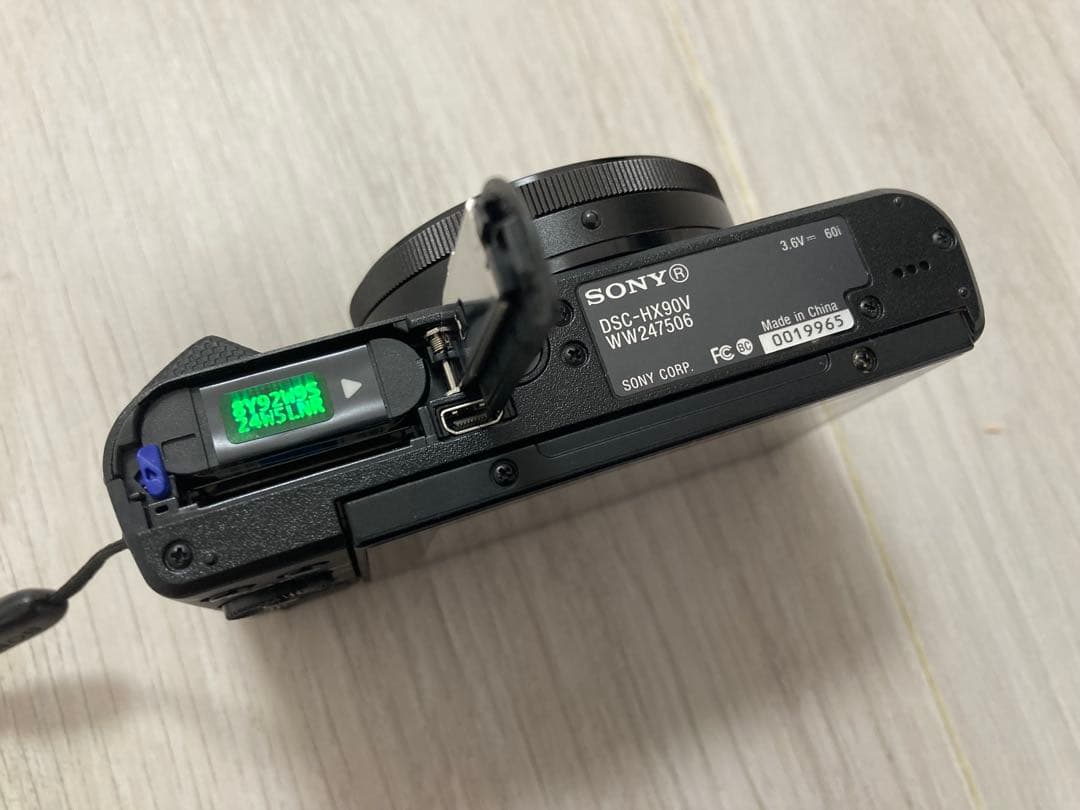 SONY サイバーショット DSC-HX90V デジカメ 【おまけ付き】