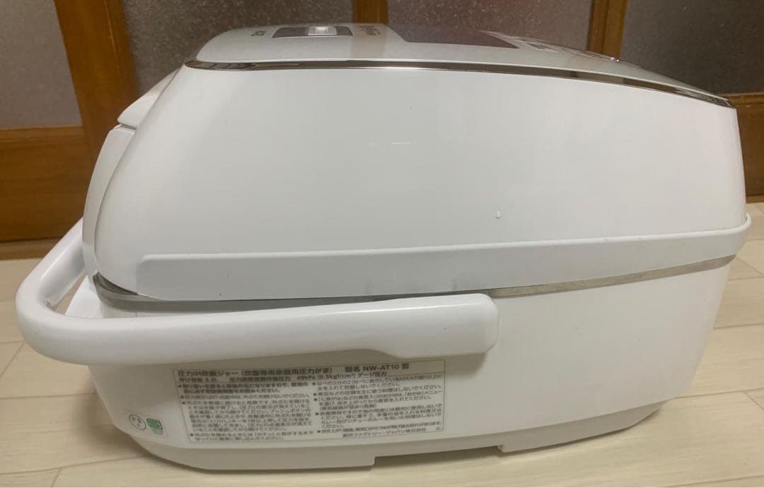 ZOJIRUSHI 象印 圧力IH炊飯器 NW-AT10（中古・良好な状態）