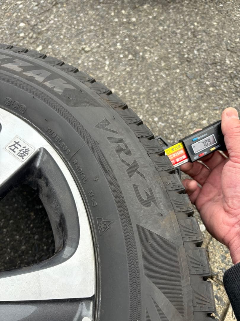 FREED純正アルミ、ブリヂストンBLIZZAK VRX 3スタッドレスセット