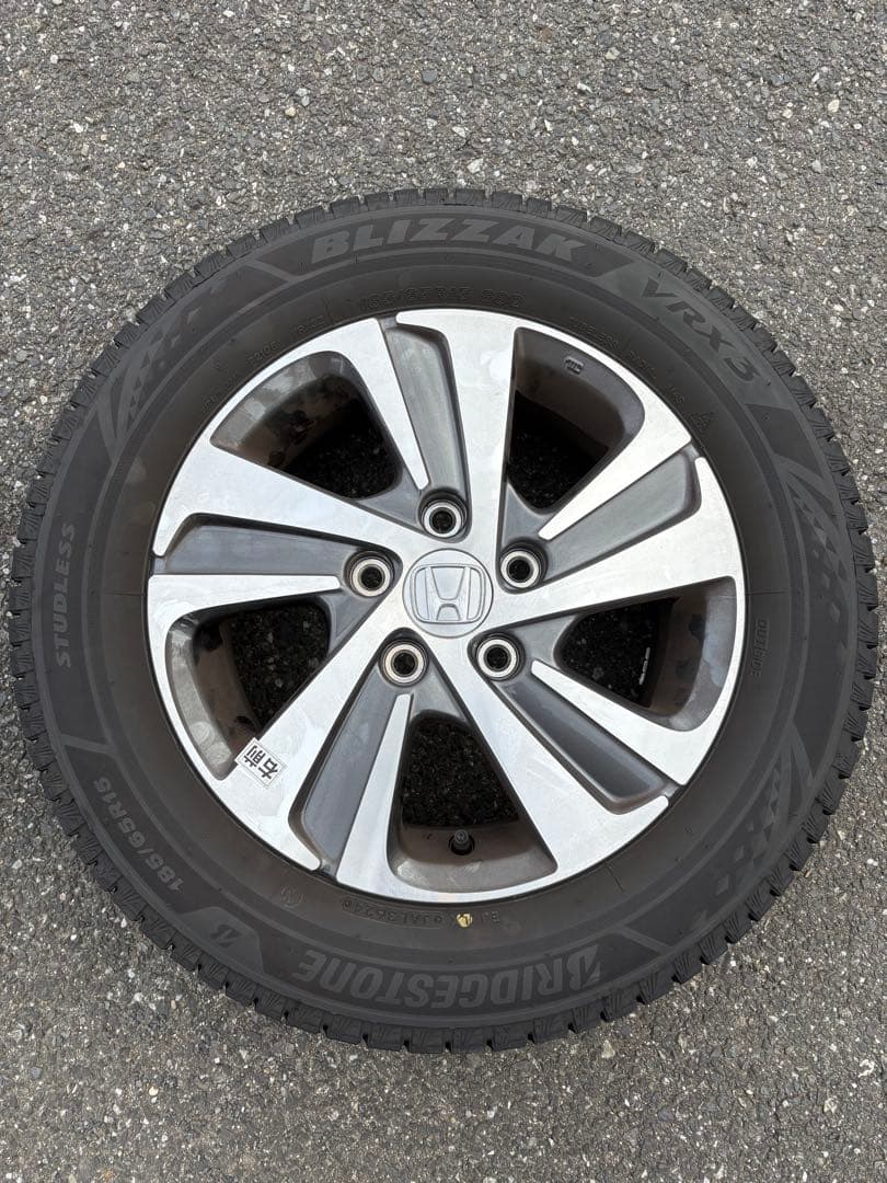 FREED純正アルミ、ブリヂストンBLIZZAK VRX 3スタッドレスセット