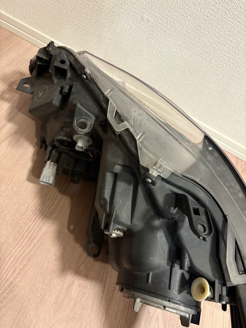 オートゾーン　ヘッドライト左右