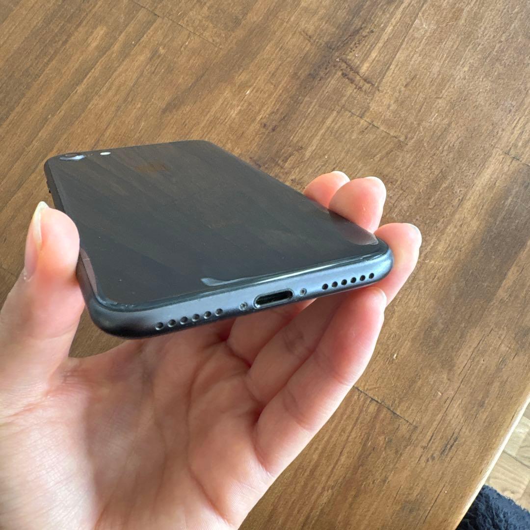 美品iPhone 8 64G SIMフリー