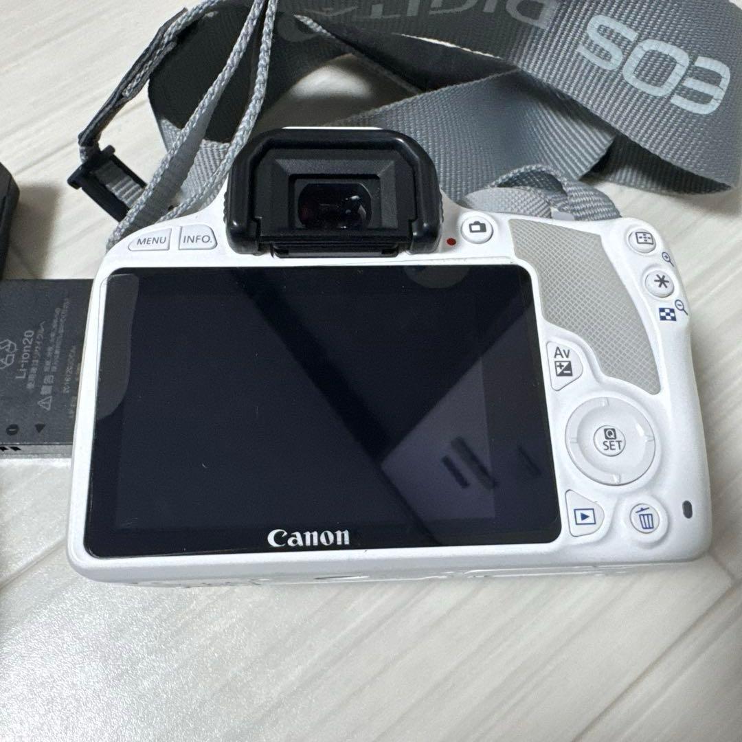 Canon キヤノン EOS kiss X7 白　レンズ付