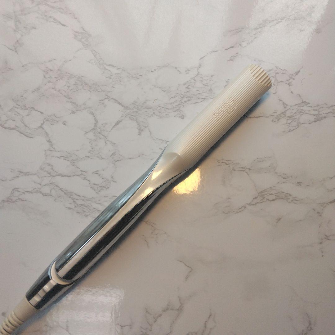 ぐみ⋆✦無言取引大歓迎　美品　動作良好　ReFa　ストレートアイロン