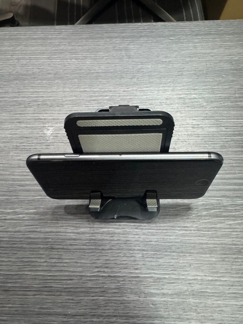 ④Apple iPhone 8 スペースグレー本体256GB シムフリー1-11