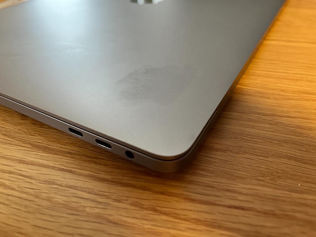 MacBookPro 16' 2019 2.4G 8コアi9 1TB 32GB