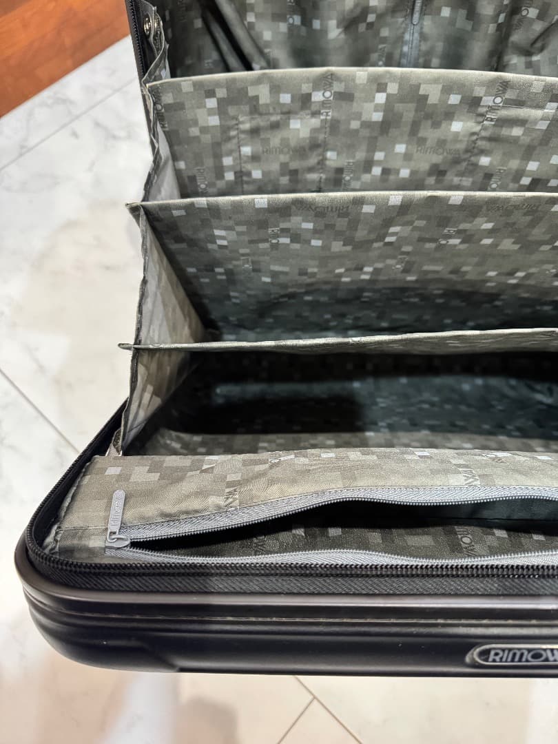 ビジネストローリー RIMOWA サルサ 黒 2輪 軽量 出張に良い機内持込可