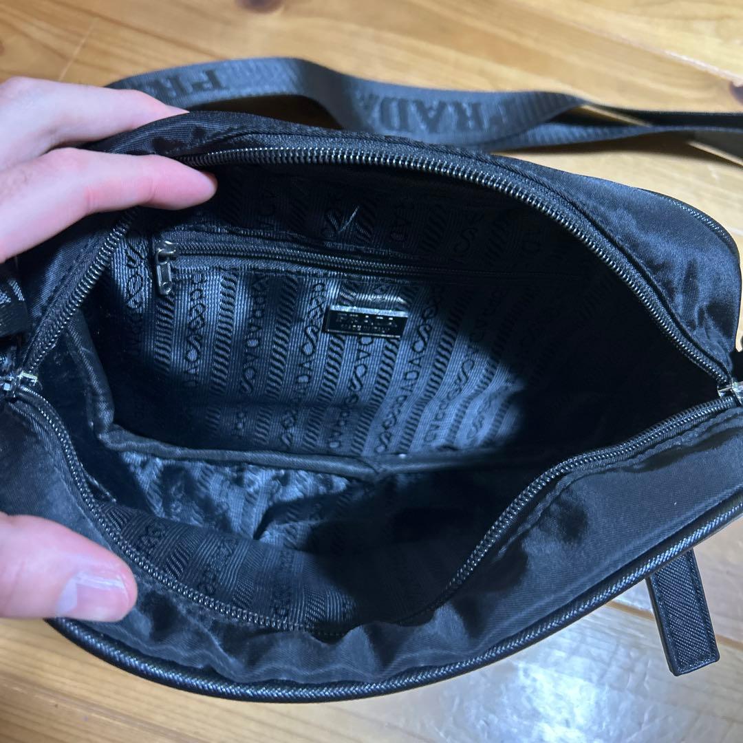 ノベルティ PRADA ショルダーバッグ ブラック