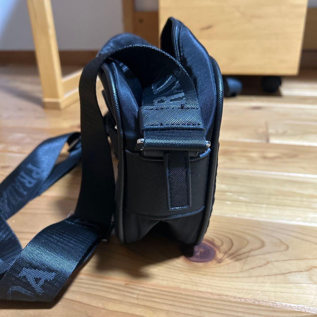 ノベルティ PRADA ショルダーバッグ ブラック