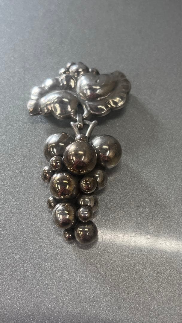   ジョージジェンセン ぶどう ブローチ