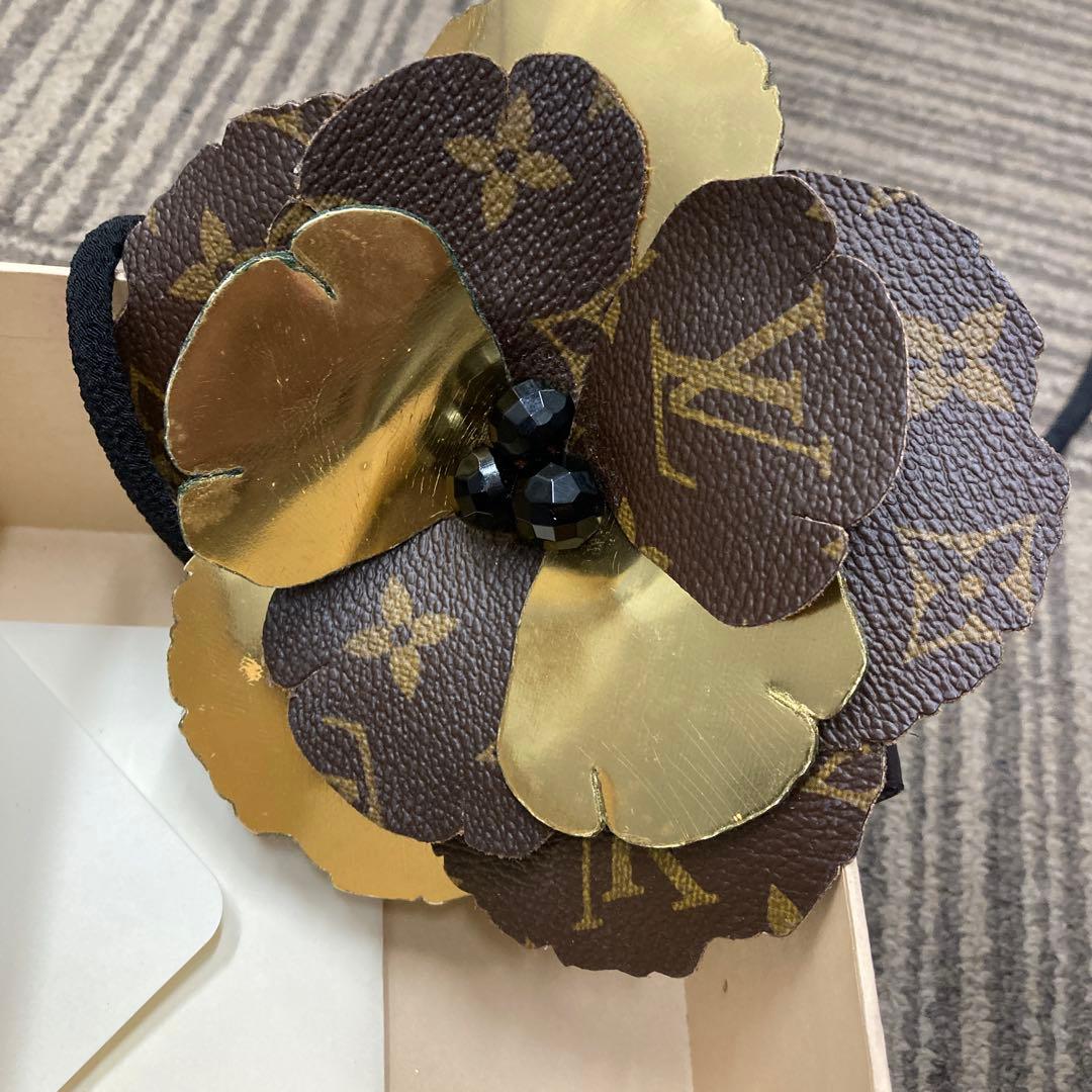 ルイヴィトン　プロッシュフルール　コサージュ