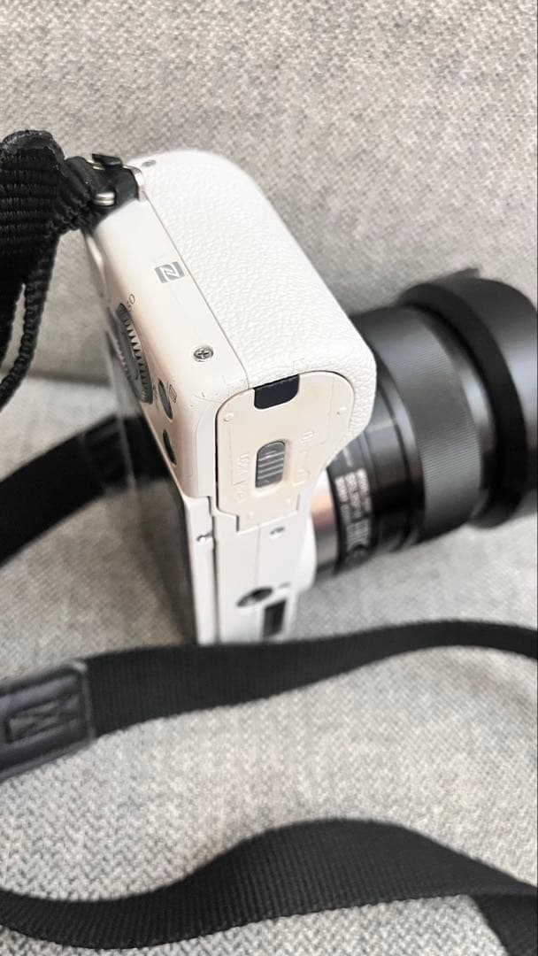 Sony a5100 f1.8/35mmレンス付き