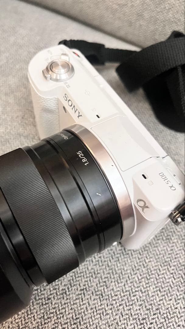 Sony a5100 f1.8/35mmレンス付き