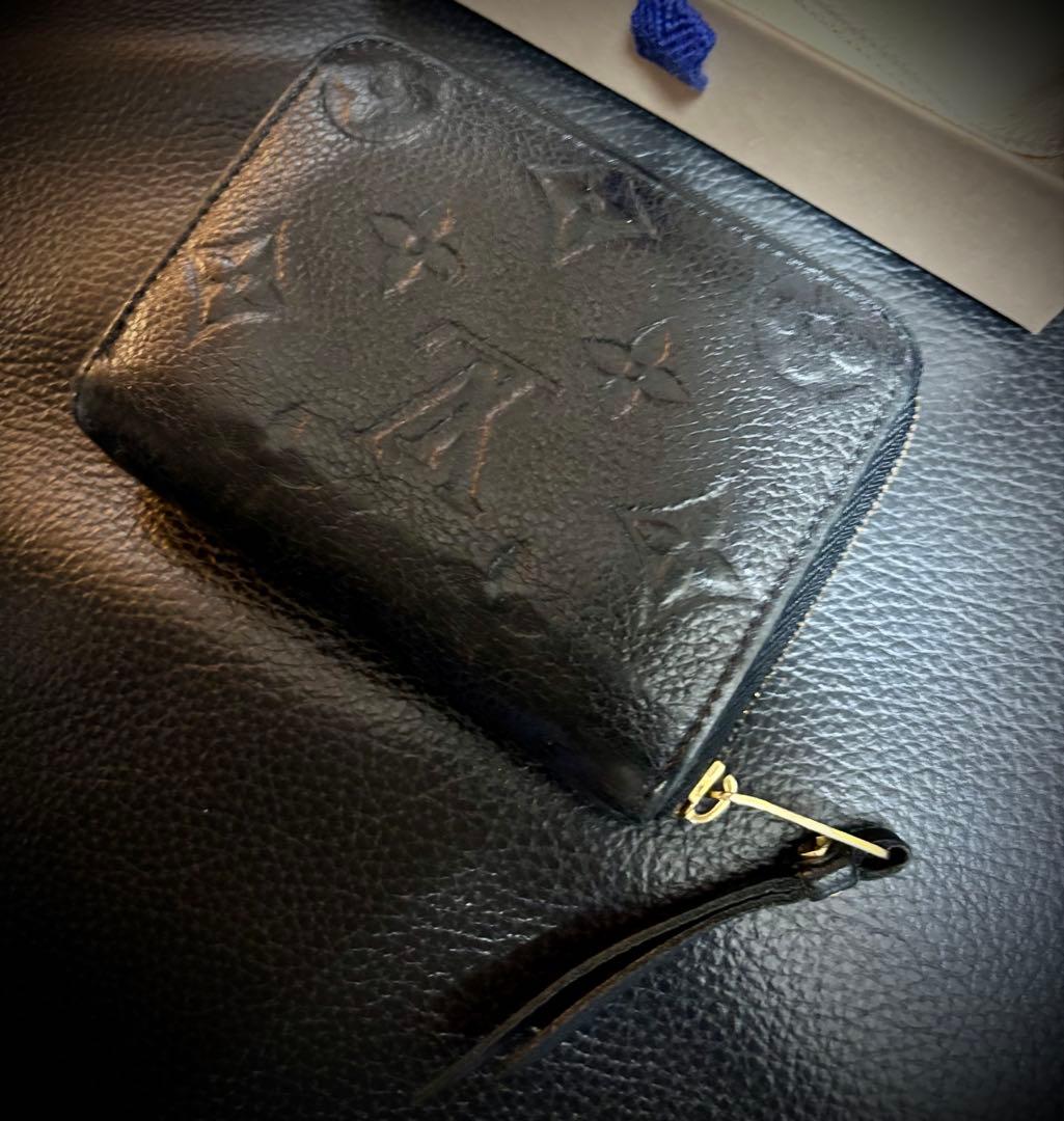 LOUIS VUITTON ブラックレザー財布