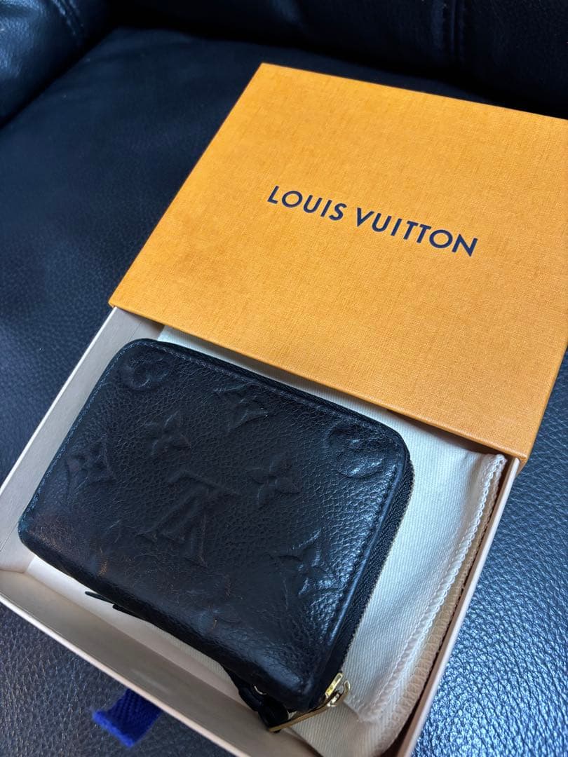LOUIS VUITTON ブラックレザー財布