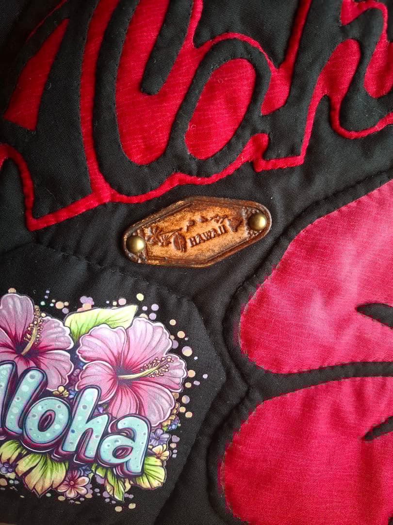 ハワイアンキルト　バッグ　ファスナー　2WAY ハイビスカス　革タグチャーム付