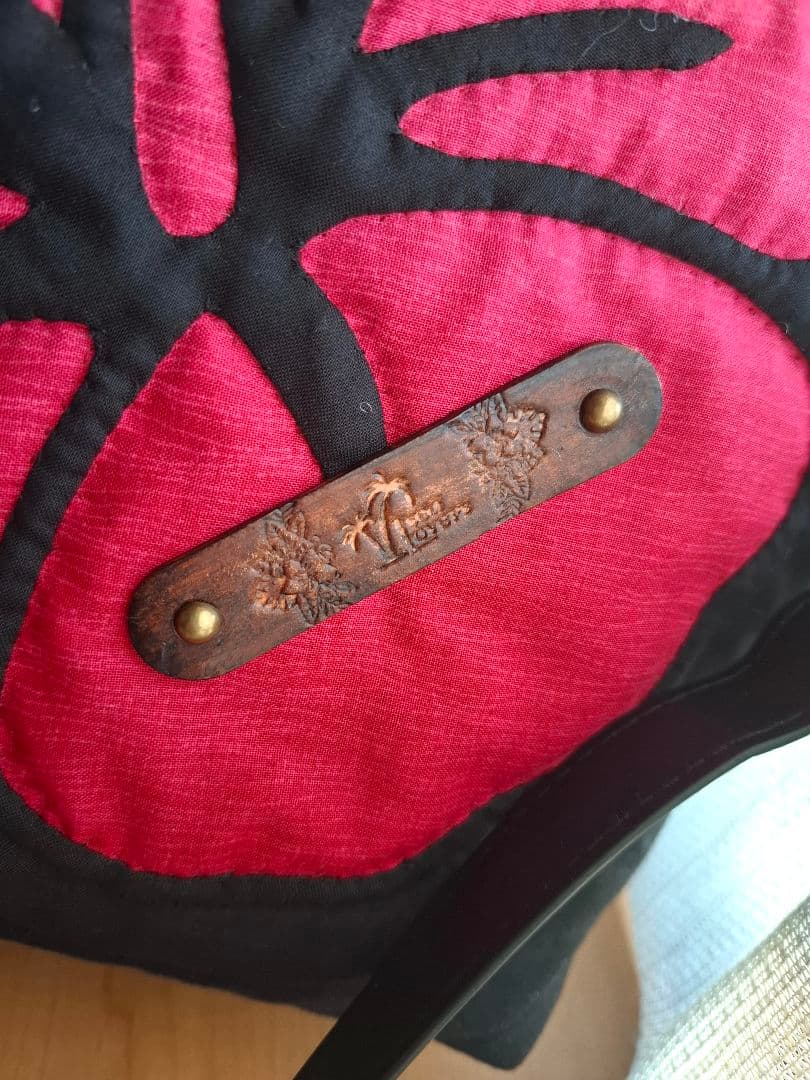 ハワイアンキルト　バッグ　ファスナー　2WAY ハイビスカス　革タグチャーム付